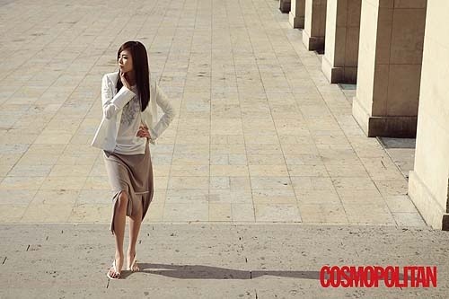 Lee Yeon Hee in Cosmopolitan (4/09)